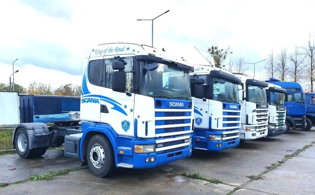 Takeer - NJOO TUKUAGIZIE SASA 

SCANIA 114 380 TRACTOR 

BEI MILL 68,000,000 

ANZA MILL 58,000,000 
MALIZIA MILL 20,000,000

Mwaka :2002 to 2003
Engine:Eur...