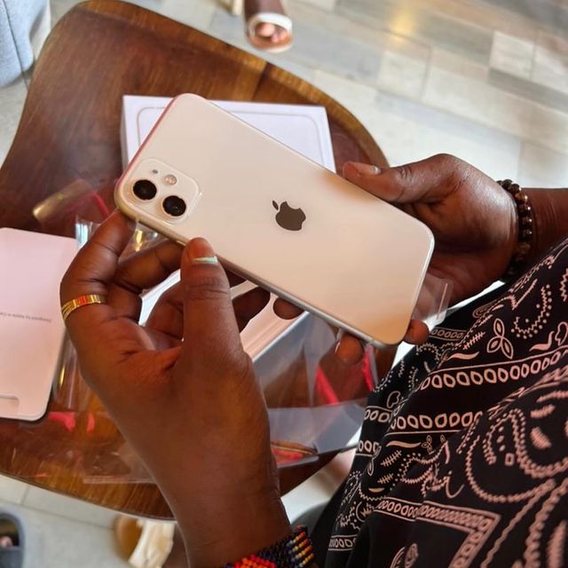 Takeer - Get brand new iPhone 11 from USA 🇺🇸 and UK 🇬🇧 at our store ✅
_
Iphone 11
64gb  950,000/=
128gb 1,050,000/=
_
▪️Full boxed (sealed box)
▪️One ye...