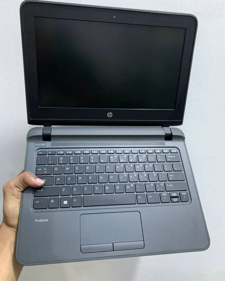 Takeer - HP PROBOOK 11 
CORE I3 
4GB RAM 
500GB HDD 
4HOURS BATTERY 
CLEAN CONDITION 
.
PRICE: 300,000TSH
.
CONTACT: 