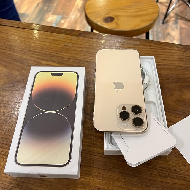 Takeer - OFFER OFFER OFFER.
Get your original Brand New  iPhone 14 max pro 128gb  for just 2,650,000/= tshs FIXED ,TRA version 
.
✅Exchange Allowed
.
Warran...