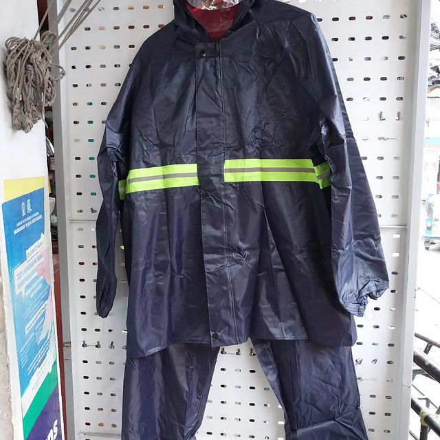 Takeer - Rainsuit

Available in wholesale and retail. For more information, call/whatsapp   

Inapatikana kwa jumla na rejareja. Kwa maelezo zaidi, piga sim...