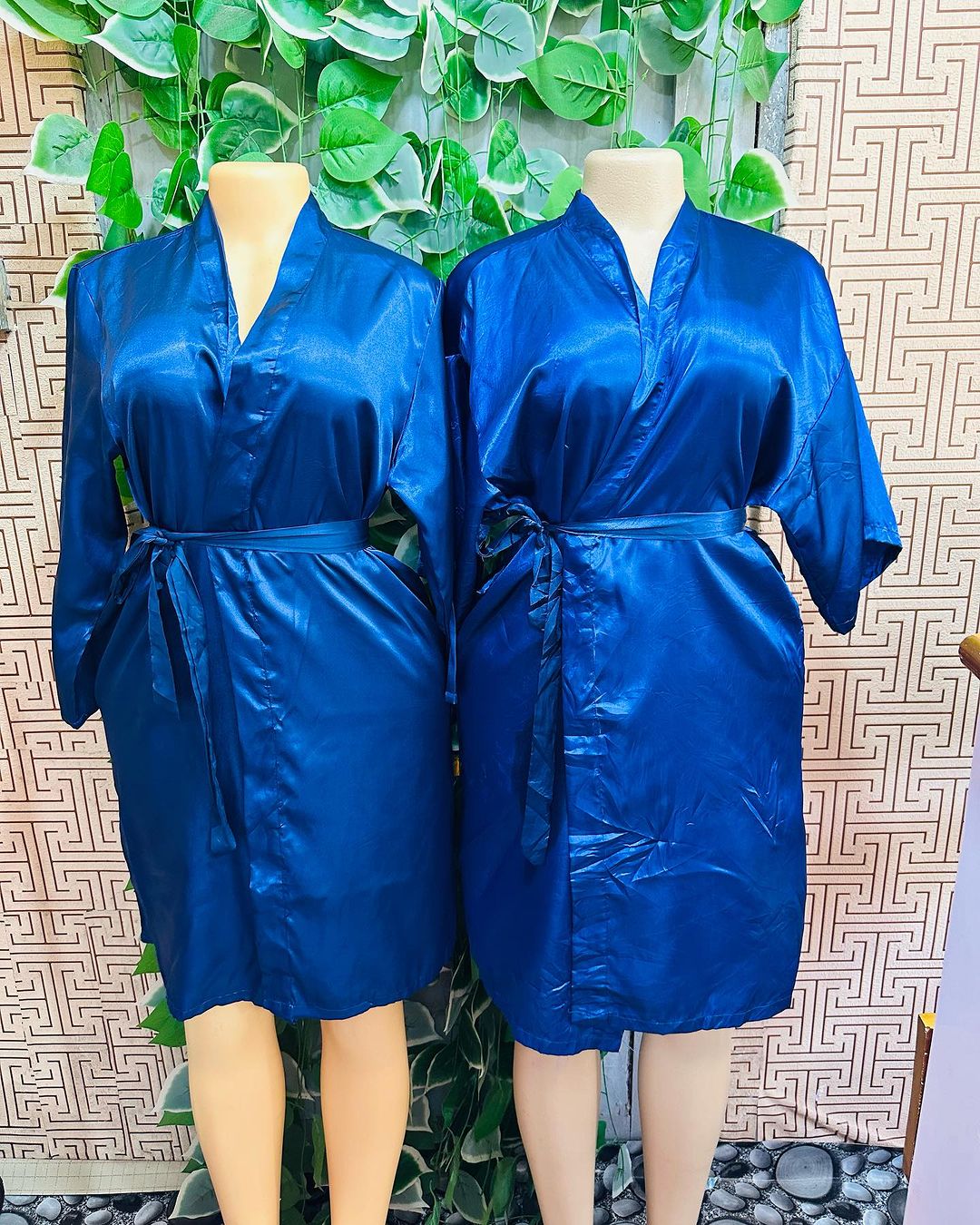 Takeer - Hii ni kwa wale maharusi,wenye party zao. Tuna bridal 👰‍♀️ robes na bridal maids 👘Ukiitaji sample zaidi nitext whatsap nikutumie jumla 10,000 kua...