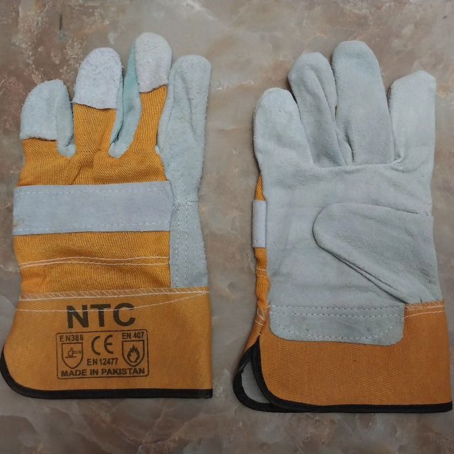 Takeer - Leather gloves 

Available in wholesale and retail. For more information, call/whatsapp   

Inapatikana kwa jumla na rejareja. Kwa maelezo zaidi, p...