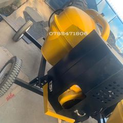 Takeer - call/Whatsapp ✅ .. Concrete Mixer ya Lita 400 , engine 10hp air cooled, uwezo wa mixer ni mfuko mmoja, 

Lita 400 🔵7,200,000/= (free delivery in T...