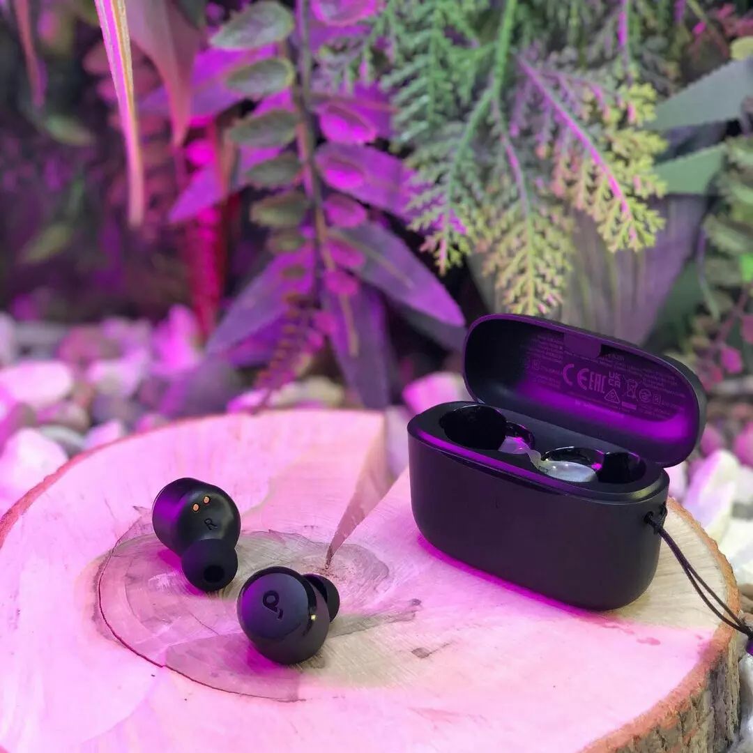 Takeer - Soundcore by anker A20i earbuds (Original)

Before : 130,000 Tsh❌❌❌
Price: 110,000 Tsh (fixed price)✅✅ (now)

Specifications
Bluetooth 5.3. The ear...