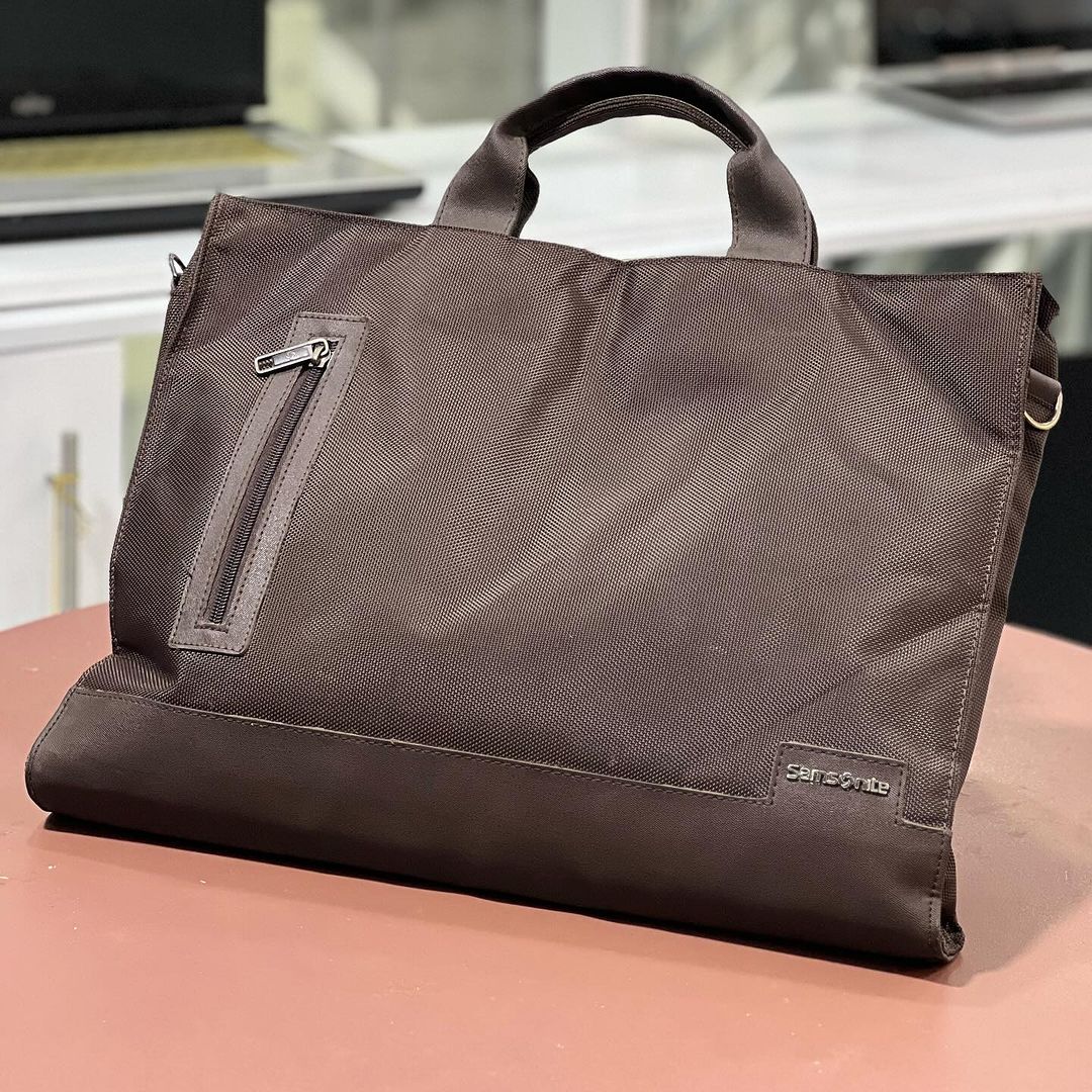 Takeer - Laptop bag available

💥official bag ☑️
💥Durable ☑️
💥 Grade A ☑️

PRICE TSHS : 45,000/=

COLOUR : BROWN

CALL US

✨✨✨✨✨✨✨✨✨✨✨✨

LOCATION : MASASI...