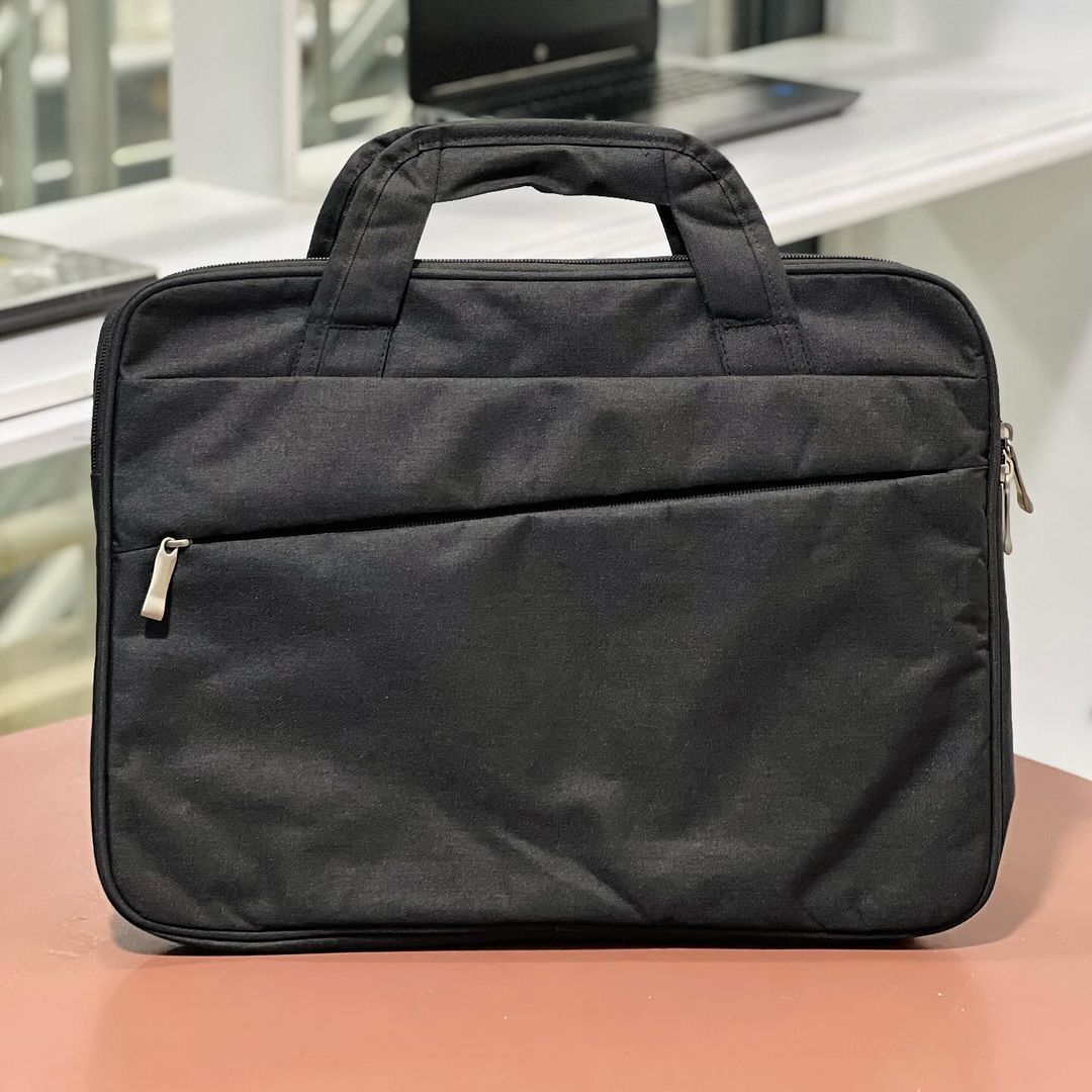 Takeer - Laptop bag available

💥official bag ☑️
💥Durable ☑️
💥 Grade A ☑️

PRICE TSHS : 45,000/=

COLOUR : BLACK

CALL US

✨✨✨✨✨✨✨✨✨✨✨✨

LOCATION : MASASI...