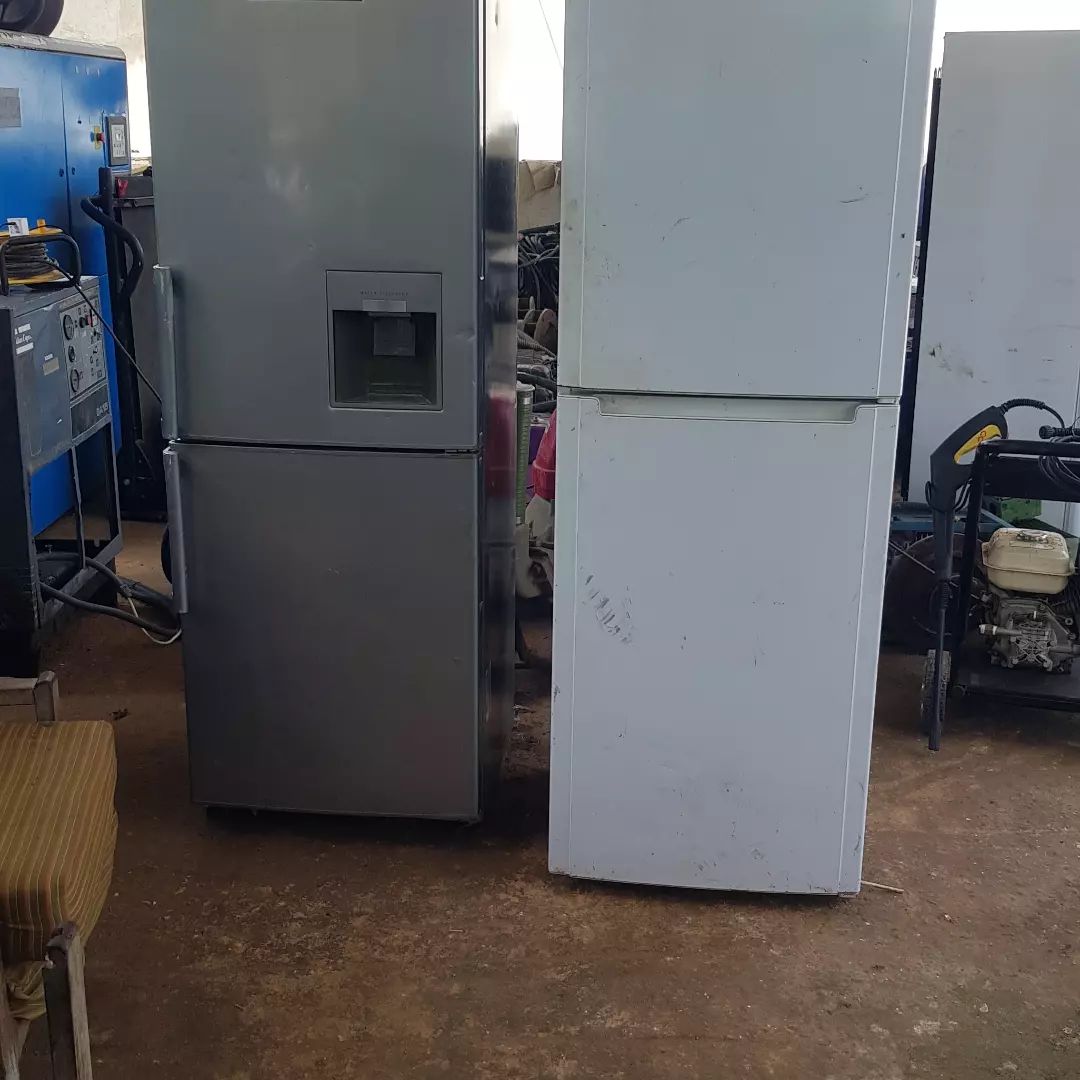 Takeer - Fridge Fridge 
Zipo ofsn kwetu salasala 
Karibuni 
Bei 450,000/=
