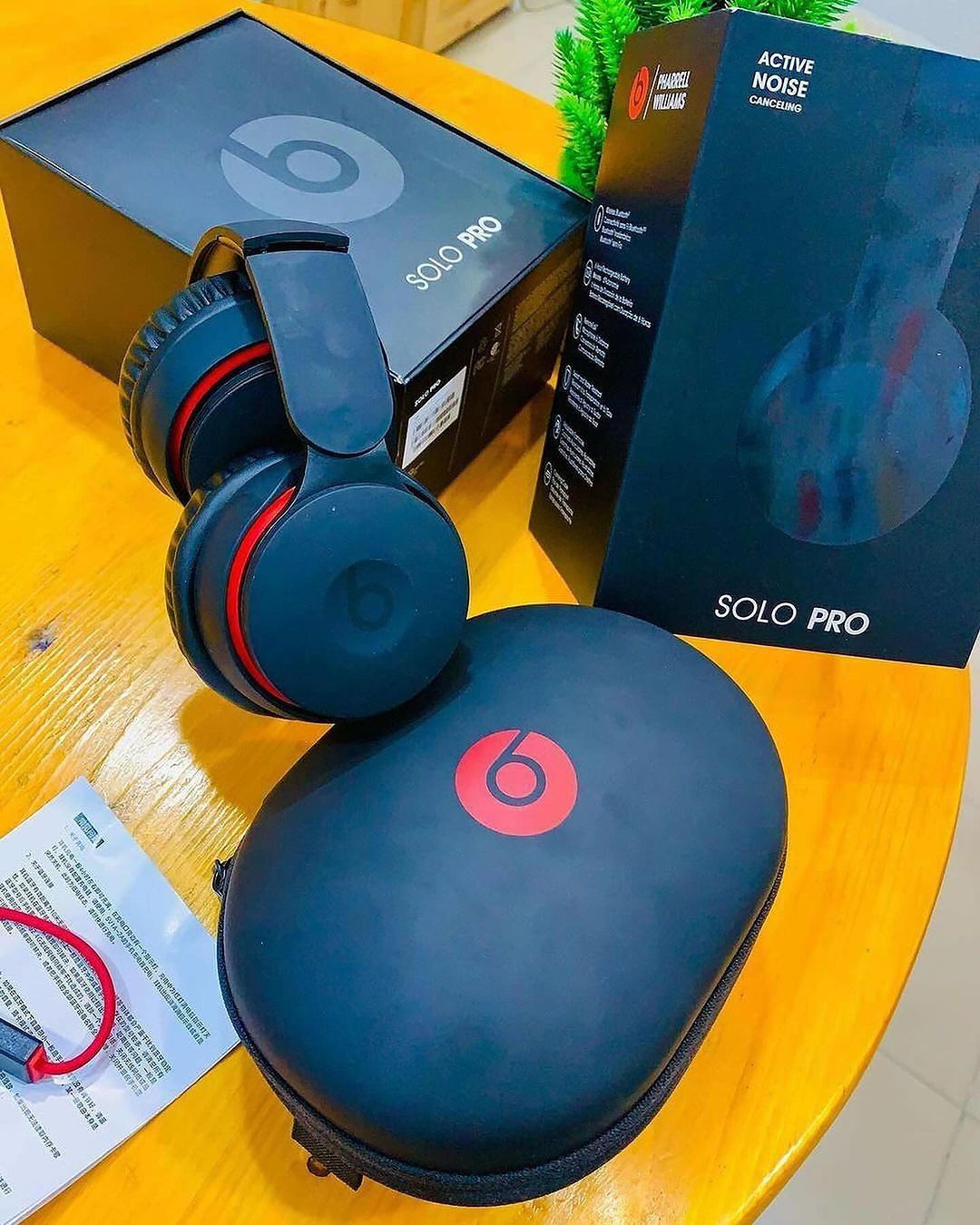 Takeer - Beats Solo Pro Wireless Headphone 🔥🔥

Price ~ 90,000/= Tsh {Fixed Price}

Specifications
✅ Wireless Bluetooth
✅Transparency Mode
✅Up to 7 Hrs Bat...