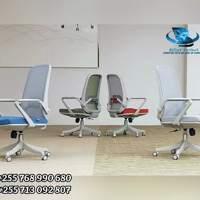 Takeer - OFFICE CHAIR AVAILABLE 
FOR 280,000TSH 

📞or 
📌 MUHEZA STREET @ KARIAKOO, DAR ES SALAAM

         