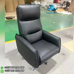 Takeer - EXECUTIVE OFFICE CHAIR 
FOR 1,200,000TSH 

📞or 
📌 MUHEZA STREET @ KARIAKOO, DAR ES SALAAM

         