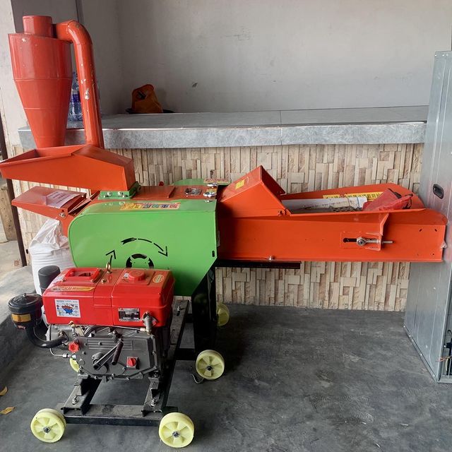 Takeer - (Chaff cutter ) Machine ya kukata majani ya ng’ombe na yenye uwezo wa Kusaga , machine hii inapatikana hapa  wasiliana nasi kwa simu au whatsapp ✅
...