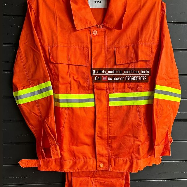 Takeer - NEW ARRIVALS  PPE 🔥🔥🔥

CATEGORY 
📌Body Protection 

TYPE
📌Worksuit (Shirt and Pant)

COLOR AVAILABLE 
📌Orange

MATERIAL USED 
📌Fabric : 100%...