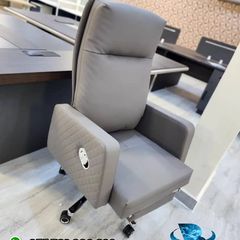 Takeer - EXECUTIVE OFFICE CHAIR 
FOR 1,300,000TSH 

📞or 
📌 MUHEZA STREET @ KARIAKOO, DAR ES SALAAM

         