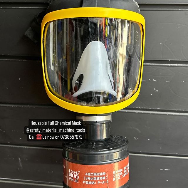 Takeer - NEW ARRIVALS 🔥🔥

REUSABLE FULL FACE MASK
📌Design with Single canister 
📌Protect against Chemicals, Gas& Acid

Now available in bulk  company li...