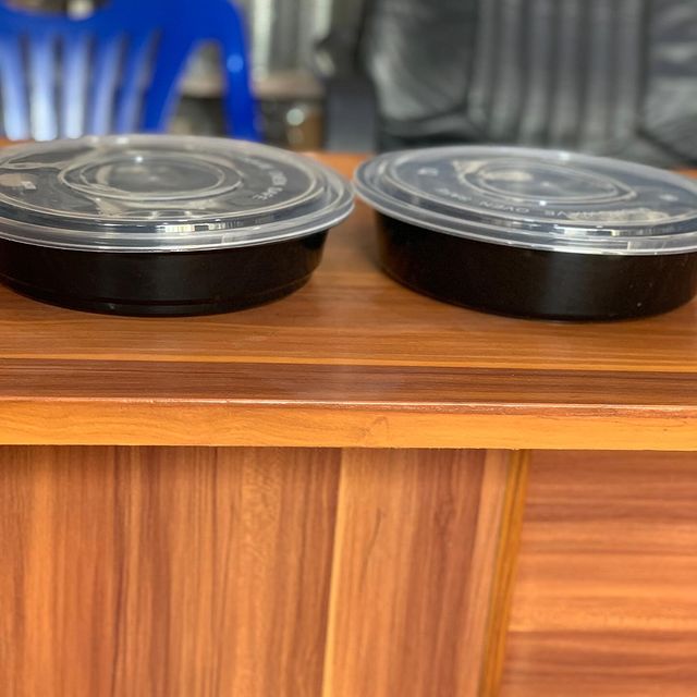 Takeer - Microwave safe round container zipo dukani. Kwa wale mliokuwa mnahitaji bakuli kubwa zipo ya juu mls 1500 ya chini mls 2000 bei tsh 1200 kwa 1500 k...