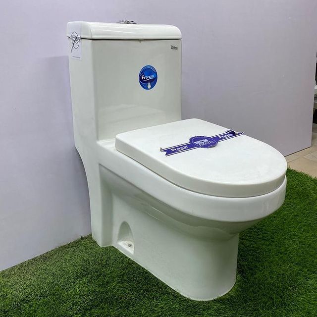 Takeer - Frencia brand toilet
Price 280,000
Tupo kariakoo Dar es salaam
We do delivery