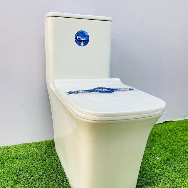 Takeer - Frencia brand toilet
Price 280,000
Tupo kariakoo Dar es salaam
We do delivery
Call us 