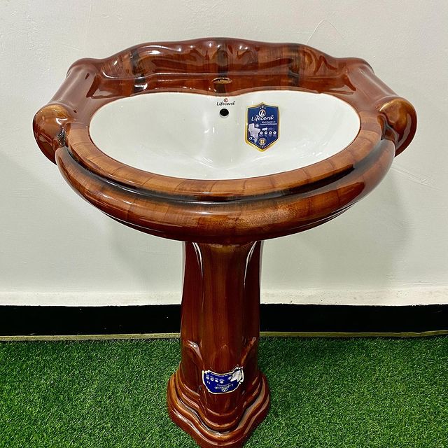 Takeer - Indian hand wash basin
Price 180,000
Tupo kariakoo Dar es salaam
We do delivery
Call us 