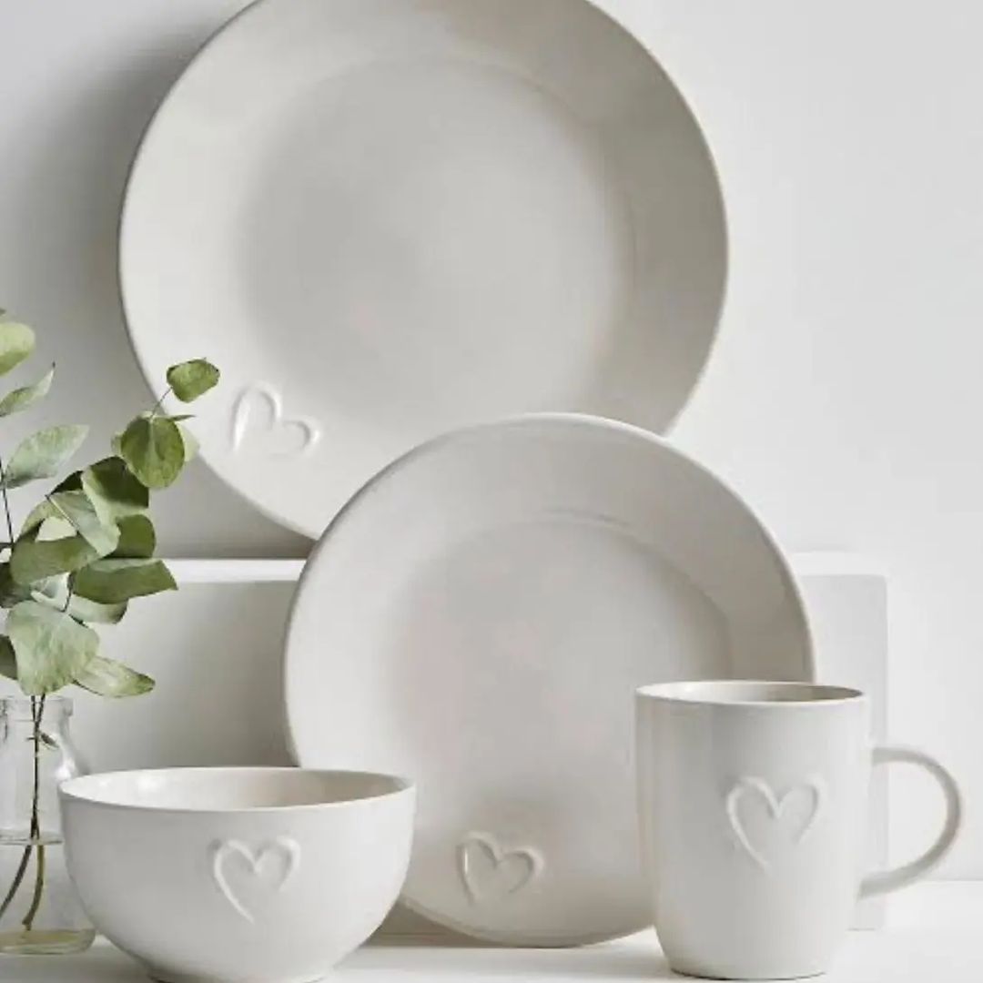 Takeer - 80,000
16 pics dinner set