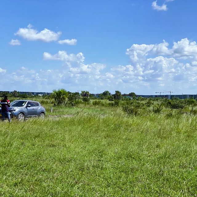 Takeer - Dege eco village.
Katika mradi huu tumetoa kiwanja cha offer, chenye ukubwa wa sqm 774.

Bei ni tsh 20000,  sawa na tsh 15, 480,000/=

Malipo ndani...