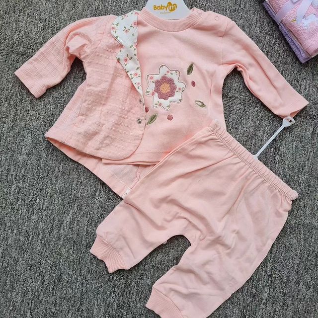 Takeer - Baby suit

Bei TZS 60,000

