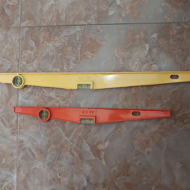 Takeer - Spirit level 
Sizes: 40cm and 60cm

Available in wholesale and retail. For more information, call/whatsapp   

Inapatikana kwa jumla na rejareja. K...