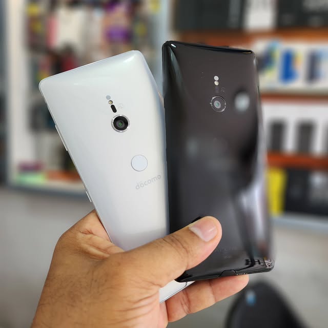 Takeer - SONY XPERIA XZ3 64GB LINE1 250,000