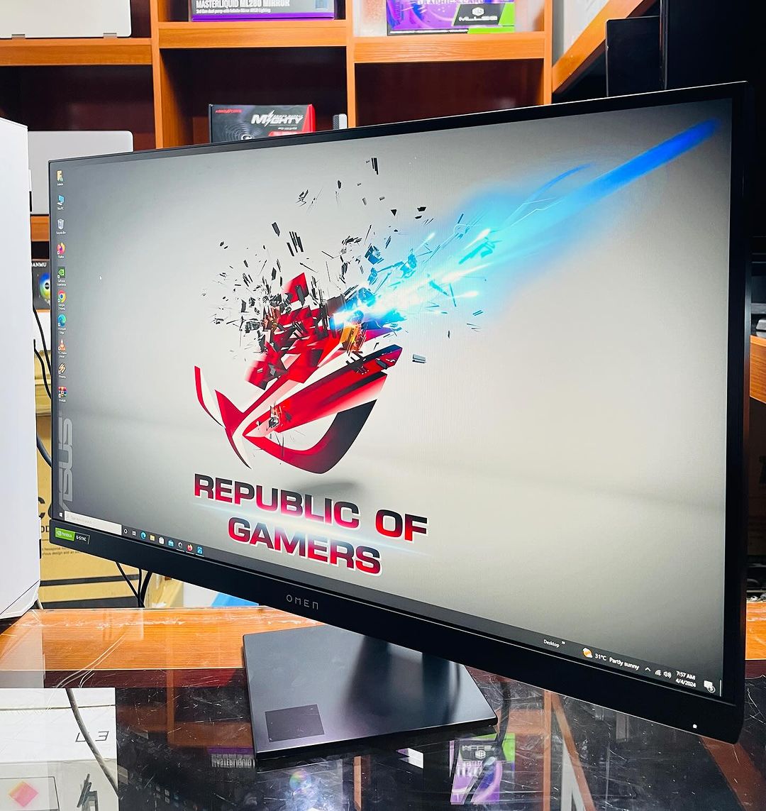 Takeer - Gaming Monitor
OMEN IPS Display 27i
Model:Omen 27i
27” IPS Display frameless
2560x1440p 2K Resolution
165Hz Refresh Rate
Nvidia G-SYNC Technology
H...