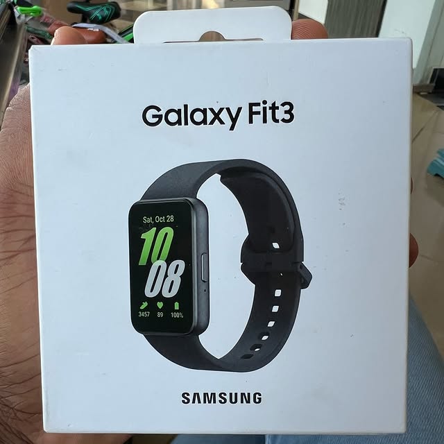 Takeer - Meet the Samsung Galaxy Fit 3, the perfect accessory for staying connected and tracking your fitness goals. Lasts up to 13 days on a single charge....