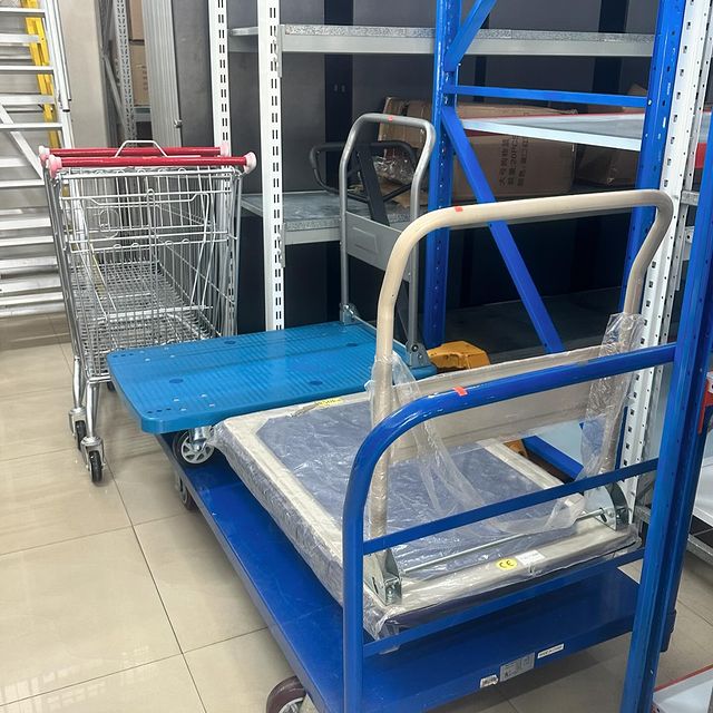 Takeer - TROLLEYS🛒
- Foldable Flatbed Steel - 250kg/ LC
- Foldable Flatbed Plastic - 300kg /LC
- Flatbed Steel - 1000kg
- Supermarket Shopping Trolley - 200L