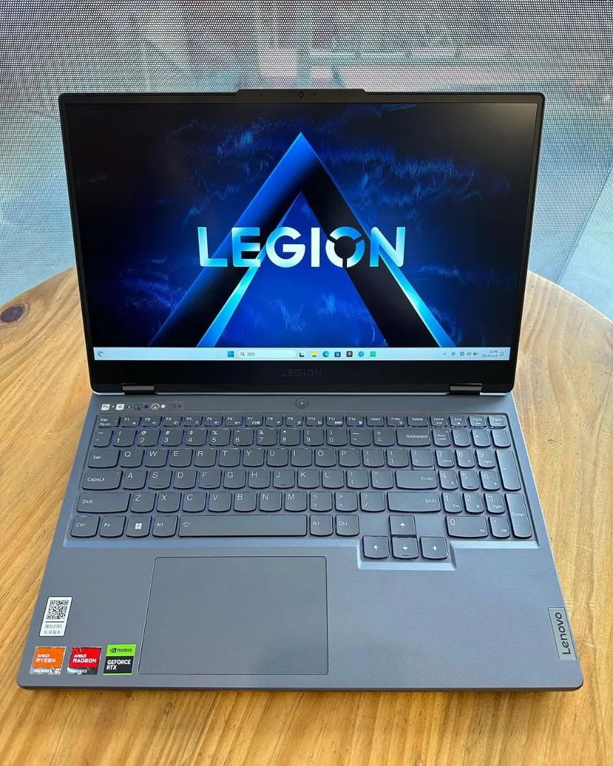 Takeer - Lenovo Legion 5 2023

Processor:
AMD Ryzen™ 7 7840HS Processor (3.80 GHz up to 5.10 GHz)

Graphic Card:
NVIDIA® GeForce RTX™ 4060 Laptop GPU 8GB GD...