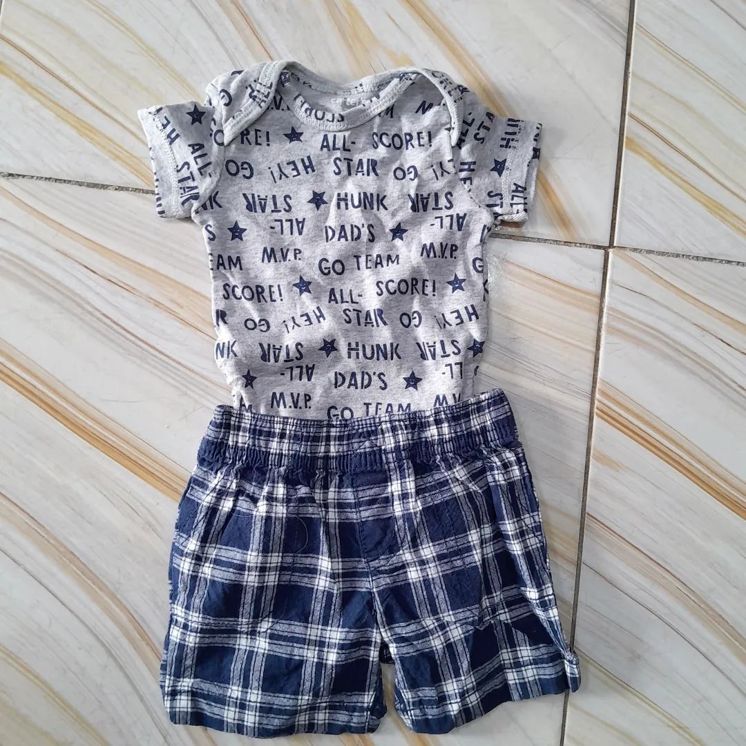 Takeer - Baby boy onesie and short
3 months
Tshs 10,000