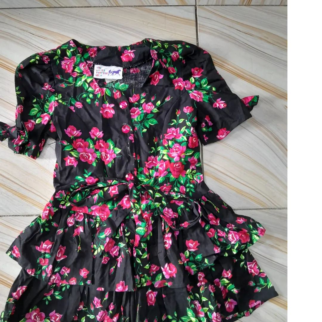 Takeer - Baby girl short dress/top dress
5-6 years
15,000 Tshs