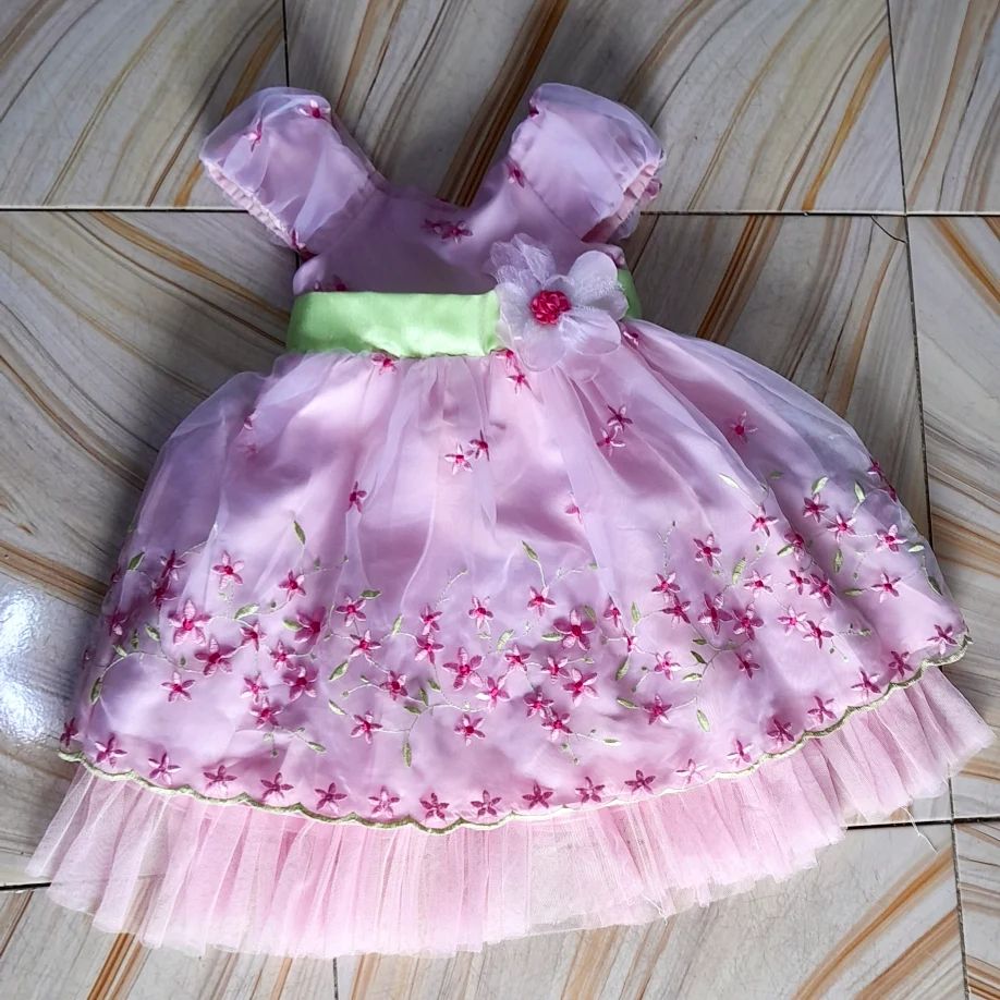 Takeer - Baby girl dress
1-2 years
30,000 Tshs