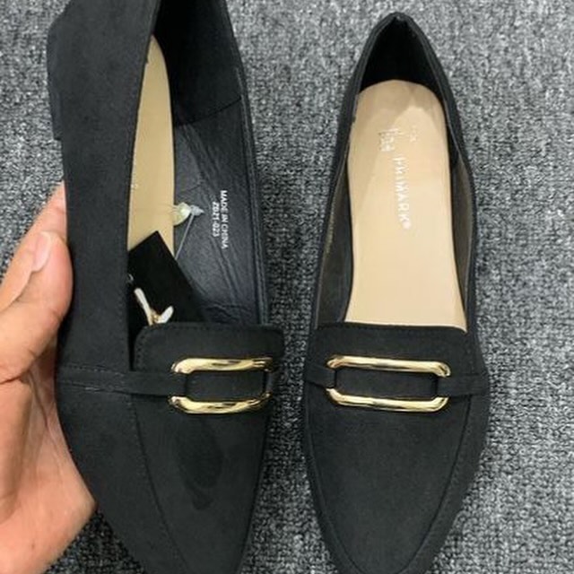 Takeer - Flat size  imebaki size 37 tu
20000
Dm/call/whtsp Tunapatikana mwenge sokoni nyuma ya jamirex hotel