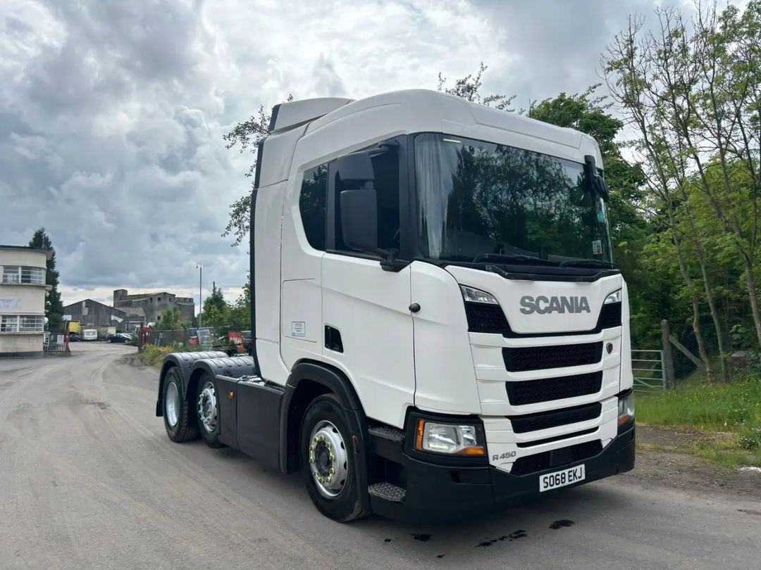 Takeer - NJOO TUKUAGIZIE SASA 

SCANIA  R450 TRACTOR 

BEI MILL  140,000,000 

ANZA MILL  95,000,000 
MALIZIA  MILL 45,000,000 

Mwaka:2019
Engine:Euro 6
Au...