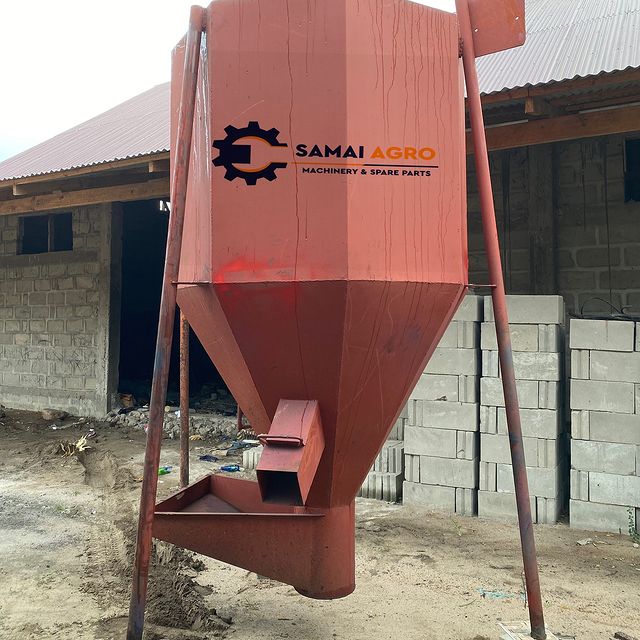 Takeer - MASHINE YA KUCHANGANYA CHAKULA CHA MIFUGO.
( POULTRY FEED MIXER MACHINE )
UWEZO: 1TON/ HOUR
NGUVU YA MOTA: 10HP
BEI: 5,000,000.

SIMU/WHATSAPP: SEH...