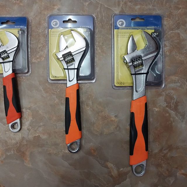 Takeer - Adjustable Spanner
Sizes: 8", 10" and 12"

Available in wholesale and retail. For more information, call/whatsapp   

Inapatikana kwa jumla na reja...