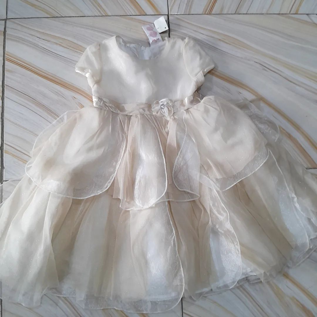 Takeer - SOLD!!
Baby girl dress
4-5 years
35,000 Tshs