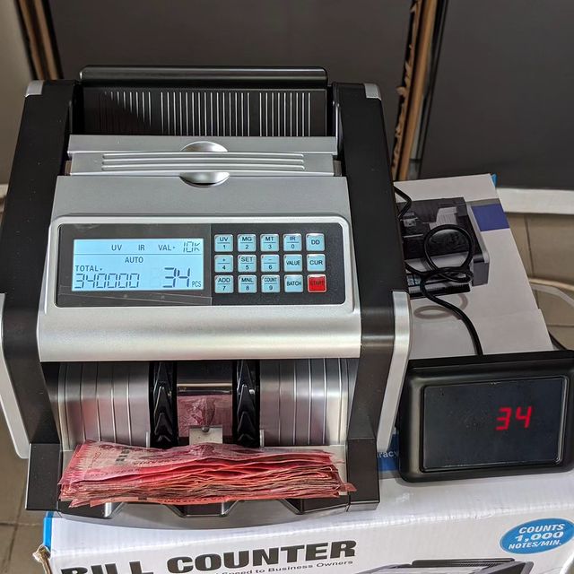 Takeer - Bill counter cash machine

Bei ni 285000
Free delivery 

Call,sms, what's app 
