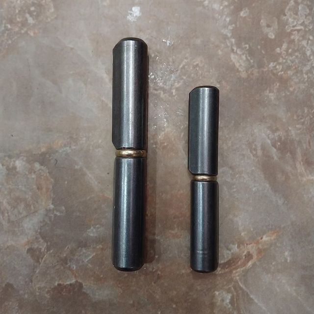 Takeer - Round Bullet Hinges

Sizes
12mm x 14mm x 80mm
14mm x 16mm x100mm

Available in wholesale and retail. For more information, call/whatsapp   

Inapat...