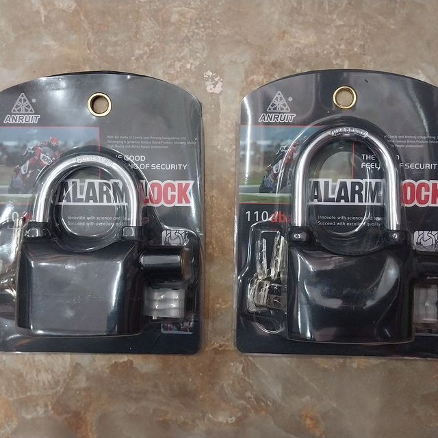 Takeer - Alarm Pad lock

Available in wholesale and retail. For more information, call/whatsapp   

Inapatikana kwa jumla na rejareja. Kwa maelezo zaidi, pi...