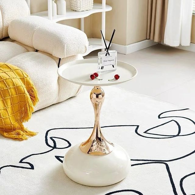 Takeer - Side stool 
Marble 
210,000