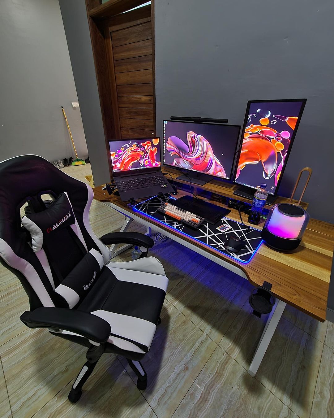 Takeer - SYRES GADGETS TULIPATA BAHATI YA KUMFUNGIA MTEJA WETU FULL SETUP  ZIKIWA NA VITU VIFUATAVYO…

1.GAMING CHAIR 500,000/=

2.GAMING LAPTOP HP VICTUS 1...