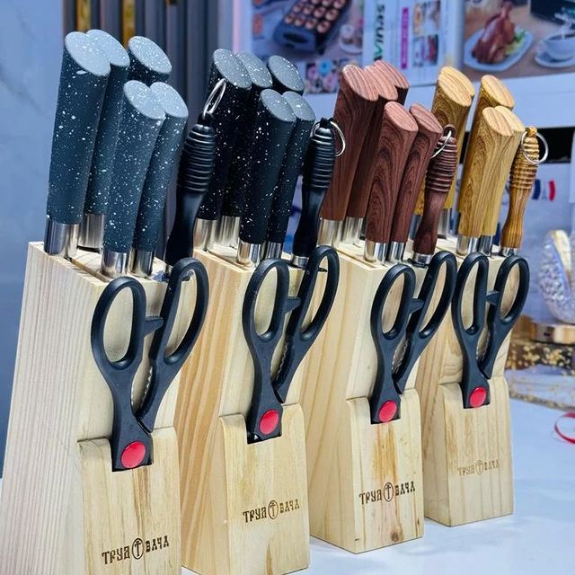 Takeer - Knife set na stendi yake
45,000