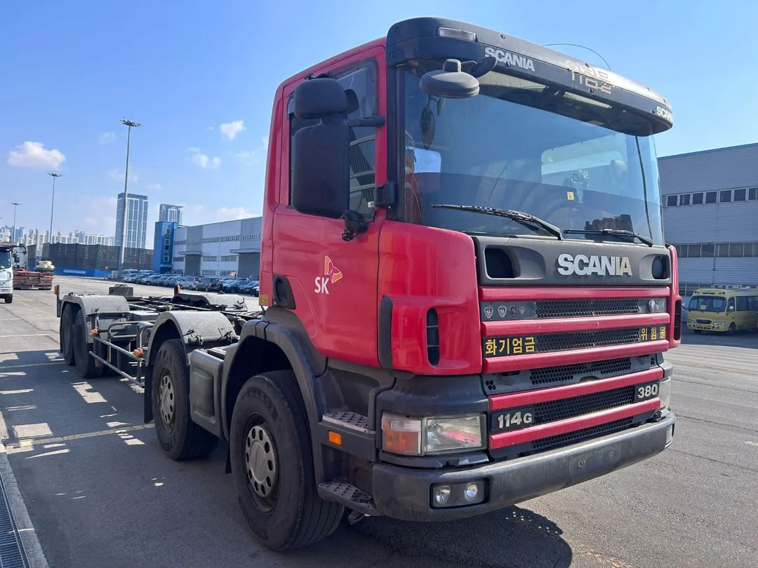 Takeer - NJOO TUKUAGIZIE SASA 

SCANIA 114 380 FLATBED 

BEI MILL 120,000,000 

ANZA MILL  80,000,000 
MALIZIA MILL  40,000,000 

Mwaka:2000
Engine:Euro 2
M...