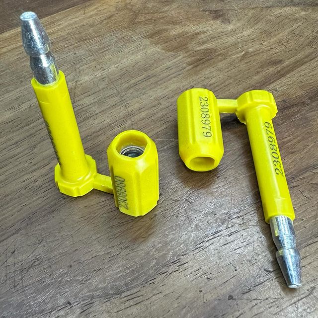 Takeer - NEW ARRIVALS 🔥🔥

CONTAINER BOLT SEALS

COLOR AVAILABLE 
📌Yellow

MATERIAL 
📌Alloy Steel
📌Plastic
📌Acrylonitrile Butadien Styrene 

FINISH TYP...