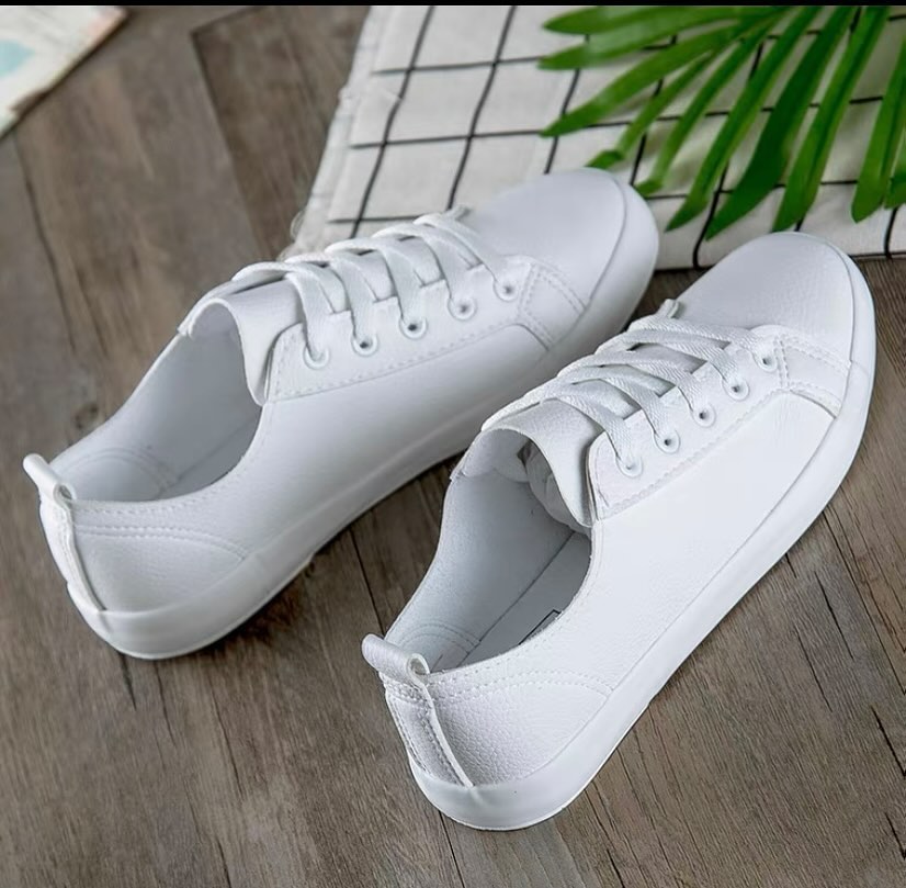 Takeer - Raba zinapatikana size 35-44
Bei 1&2…Tsh 45,000
  3&4….Tsh 40,000
  5&6…Tsh 55,000
Quality ni nzuri mno,inadumu muda mrefu
Ziko very comfy ( soli n...