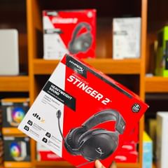 Takeer - HyperX Stinger 2™️ 
Gaming Headset 🎮
Heavyweight Sound😊

Features:👇🏾
Noise-Cancelling Mic 
Spatial Audio  HeadphoneX
(2 year activation include...